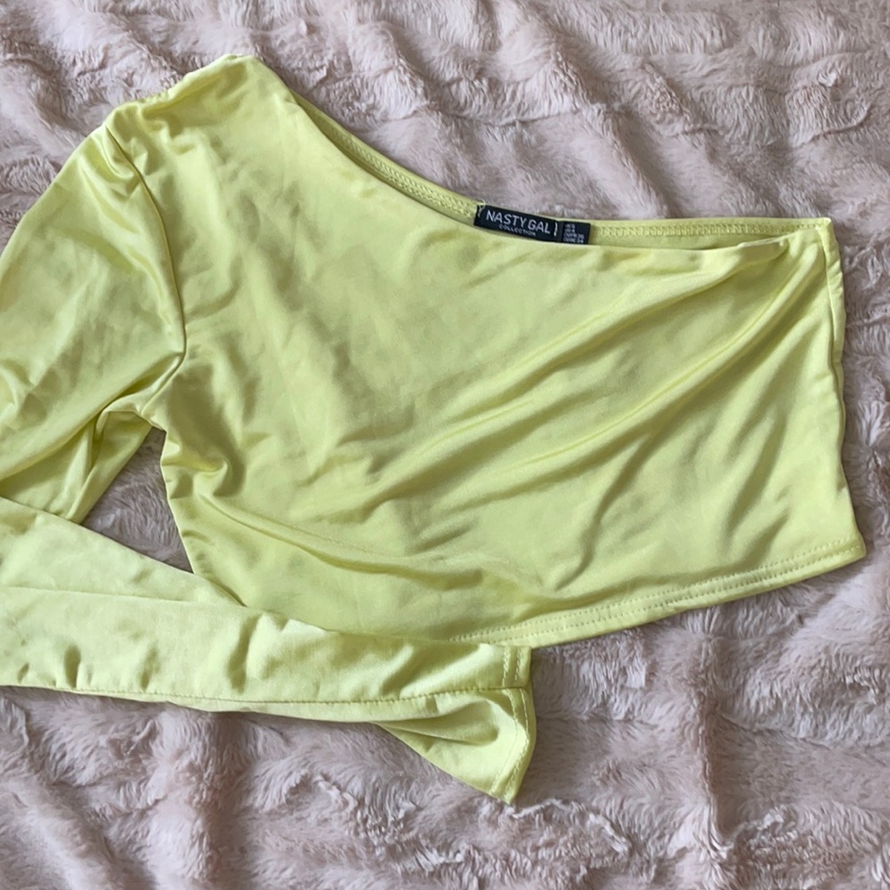 NASTY GAL OFF SHOULDER CROP